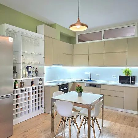 Lura 3 Floral Apartment Plazhi San Pietro